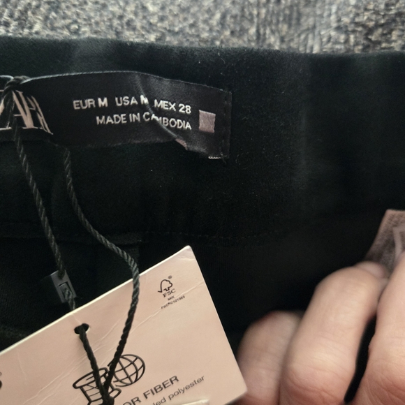 Zara Black Skirt - Picture 3 of 4